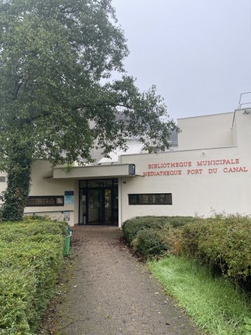 Bibliothèque avec la micro-crèche de Dijon